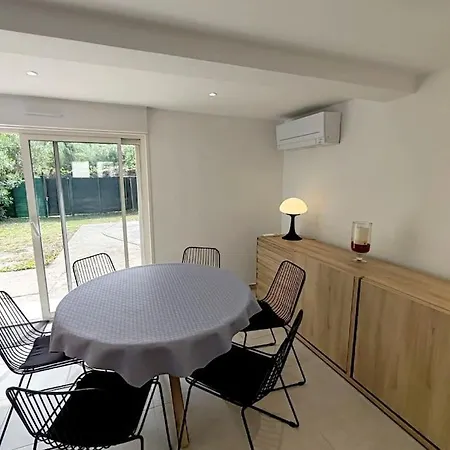 La Maison Joffre, 6 Voyageurs